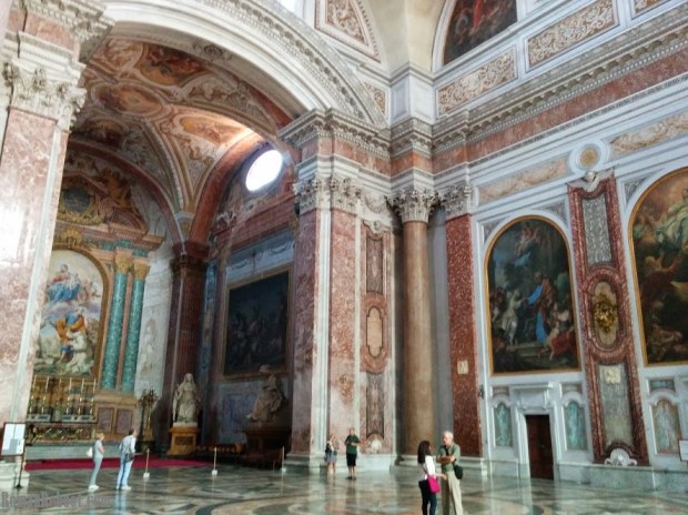 Lots of trompe l'oeil in here.  Can you tell the bit to the left is just painted on?